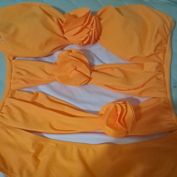 One Piece Swimsuit Ruffle Deep V Neck Padded Beachwear Sz Medium New W/O tags - Picture 6 of 7